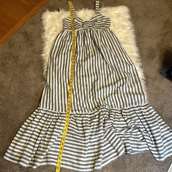 NWT Banana Republic Grey and White Maxi Dress in size small petite. - Picture 6 of 10